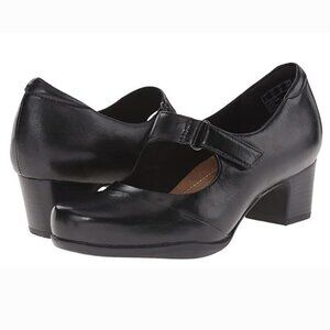 Clarks Women's Rosalyn Wren Mary Jane Pump Black Leather Velcro Strap sz 7 comfy